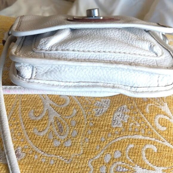 Vintage Fossil Tiny White Genuine Leather Camera Style Crossbody Bag - Picture 8 of 15